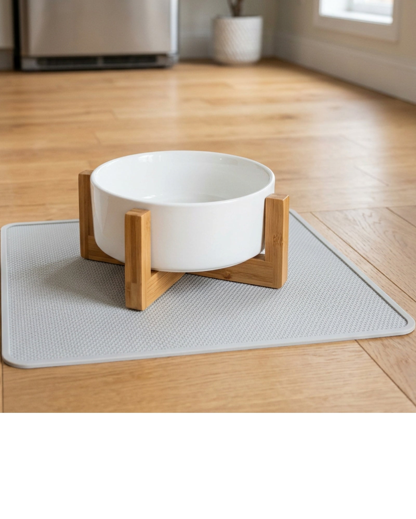Honev Ceramic Raised Dog Bowl 1.1 L with Bamboo Stand White - Lifestyle view