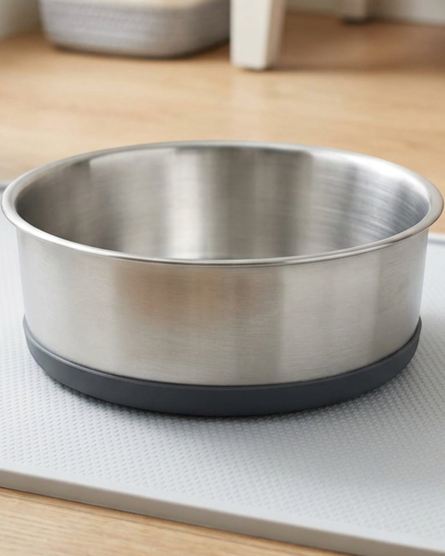 Honev Stainless Steel Dog Bowl 900 ml with Silicone Base Charcoal - Lifestyle view
